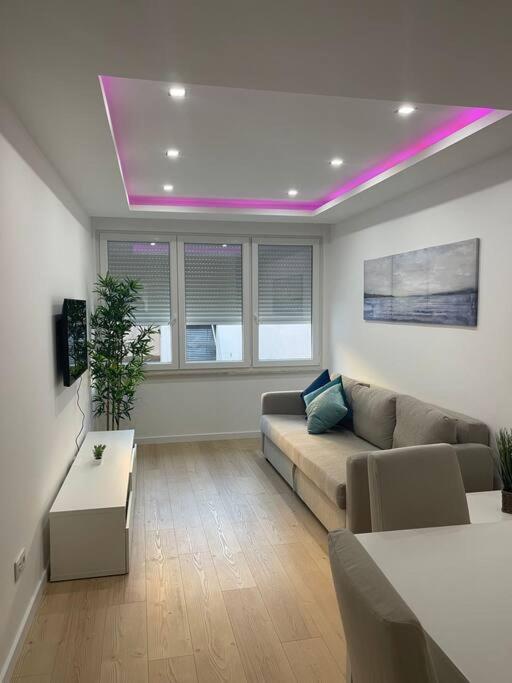 Lovely 2 Bedroom Apartment In South Lisbon Баррейру Экстерьер фото
